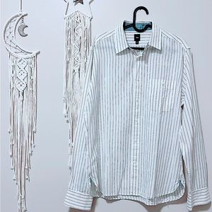 GAP STRIPED BUTTON DOWN SHIRT